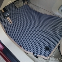 Автомобильные коврики EVA на Toyota Highlander I (2001-2007)